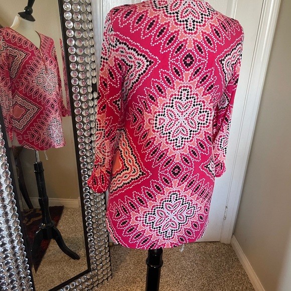 Gorgeous Blouse - Picture 2 of 5